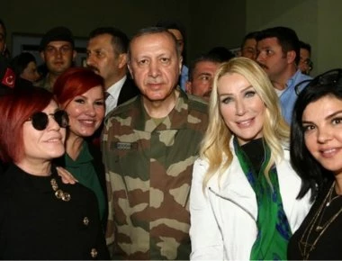 «Επιστράτευση» για τους celebrities από τον «Στρατηγό» Ρ.Τ. Ερντογάν για την Αφρίν με τη συνοδεία κλαρίνου! (φωτό)